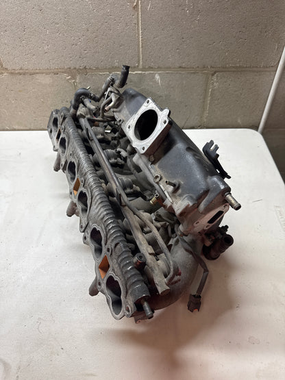 R33 RB25DET Intake Manifold + Fuel rail with injectors