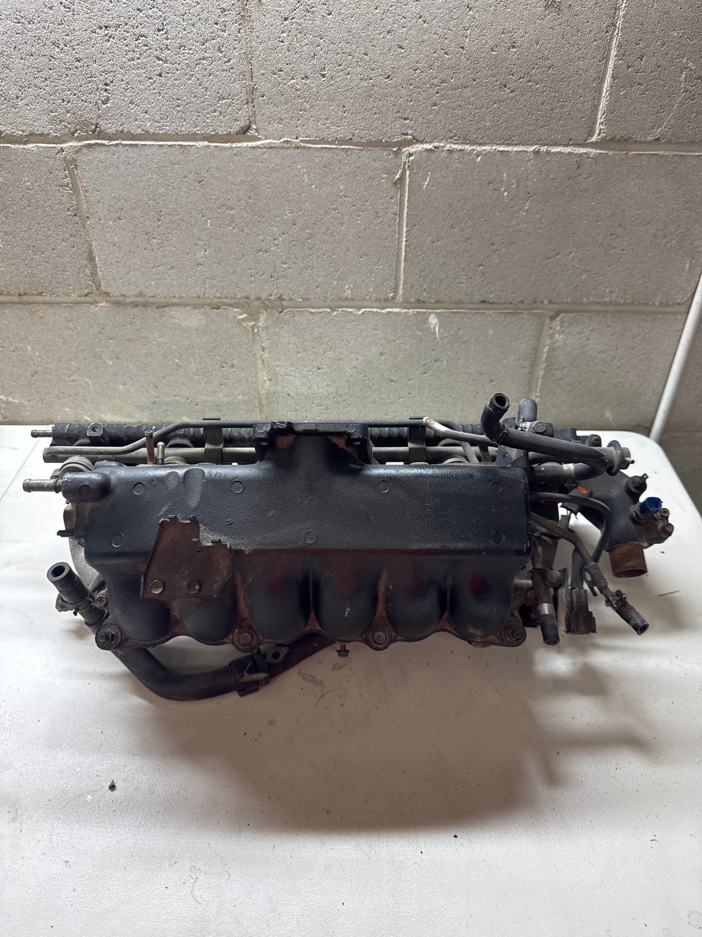 R33 RB25DET Intake Manifold + Fuel rail with injectors