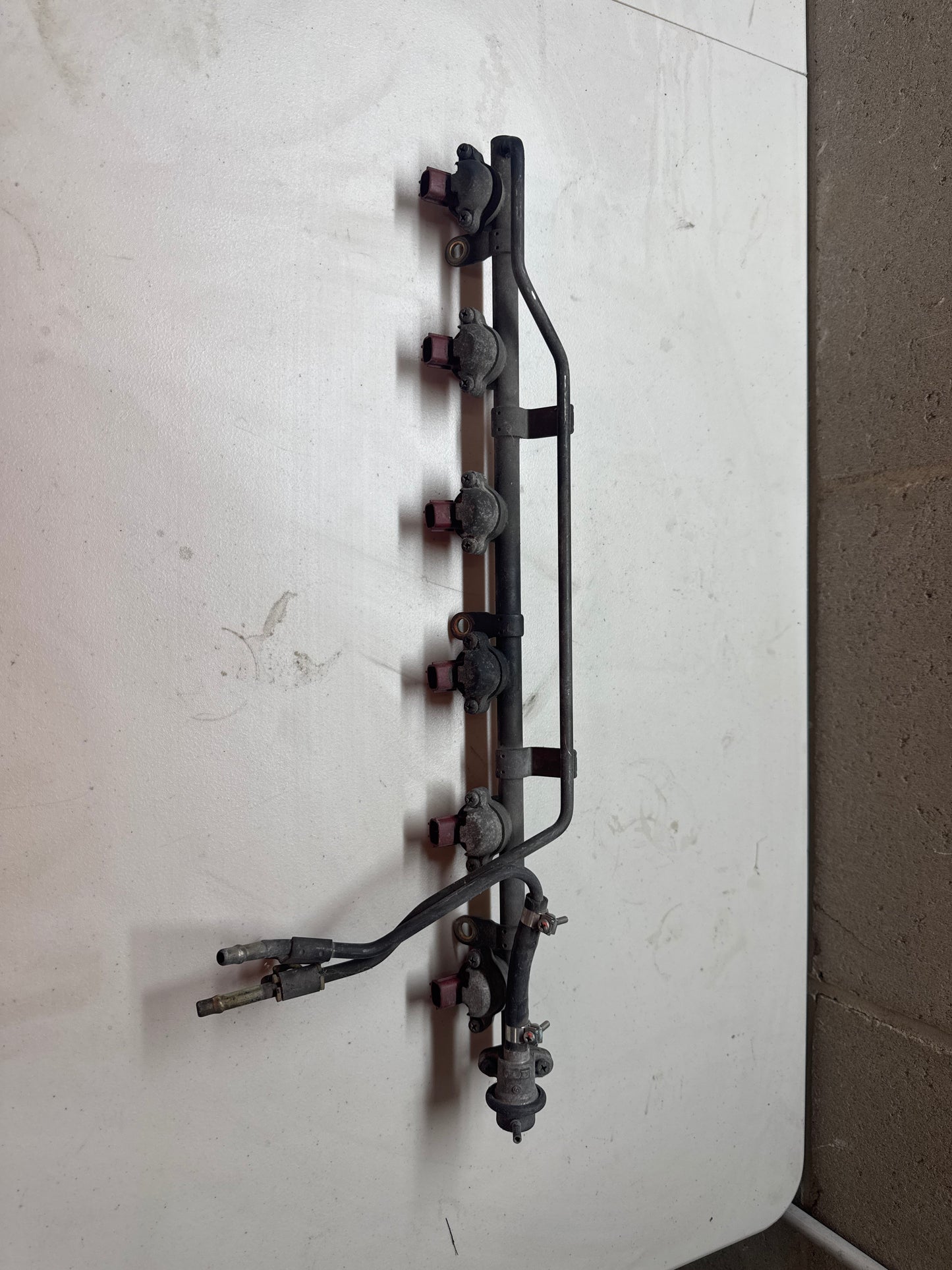 R33 RB25DET Fuel Rail + Injectors