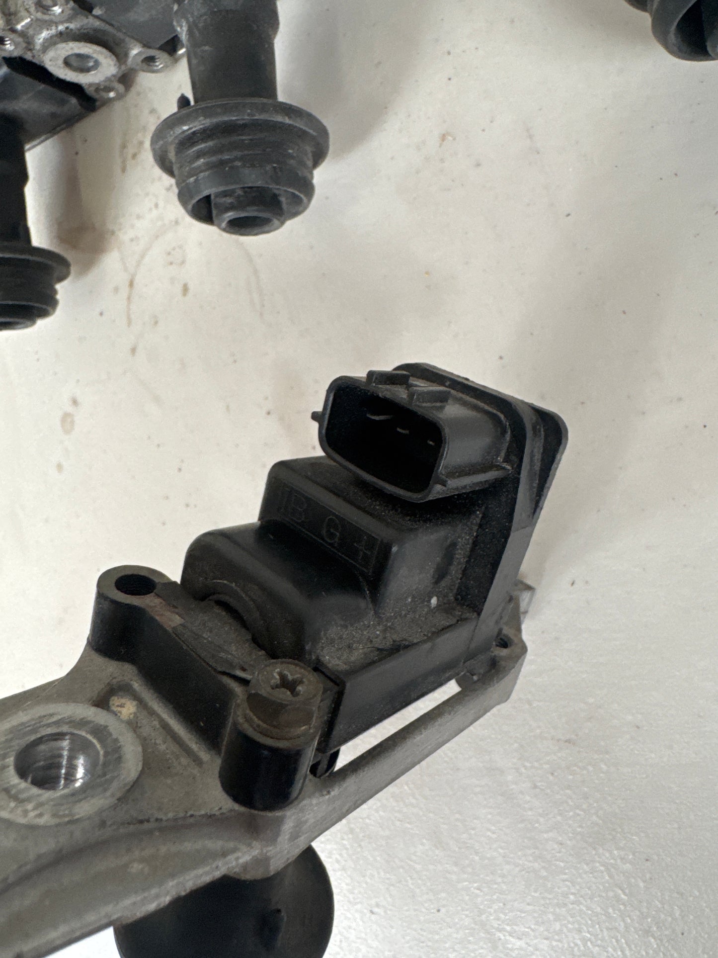 R33 RB25 S2 Coilpacks + Bracket